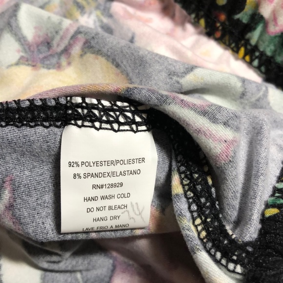 NWT New Mix Leggings Black Floral One Size - Picture 3 of 3